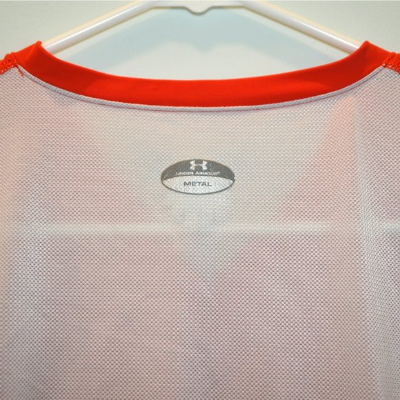 50% Off Sale! UNDER ARMOUR • Workout Top Size LG - Picture 4 of 6